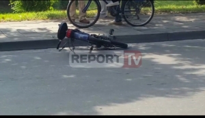 VIDEO/ Makina tërheq zvarrë të miturin në Tiranë, largohet me shpejtësi