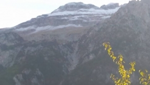 Foto/Bie dëbora e parë në Shqipëri