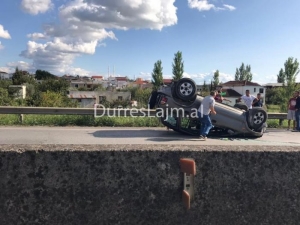 FOTO/ Aksident  në autostradën Tiranë-Durrës