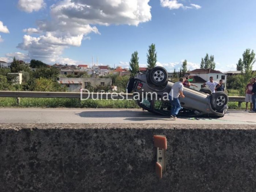 FOTO/ Aksident  në autostradën Tiranë-Durrës