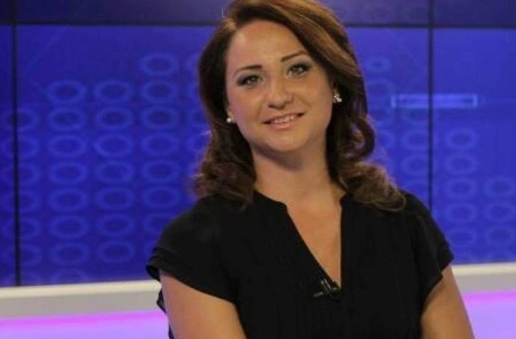 Këtu jeta është më e lirë se një karikues, ne hidhërohemi nga një artist që i bën m* këtij sistemi