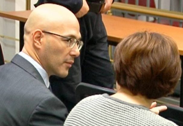 Më vjen keq sa shumë viktima  dhe të pambrojtur nga sistemi i drejtësisë këtu në Shqipëri