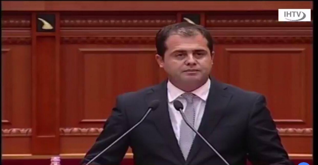 Oerd Bylykbashi: Programi i qeverisë ose  manuali i perdorimit të tepsisë bosh të  Edi Ramës