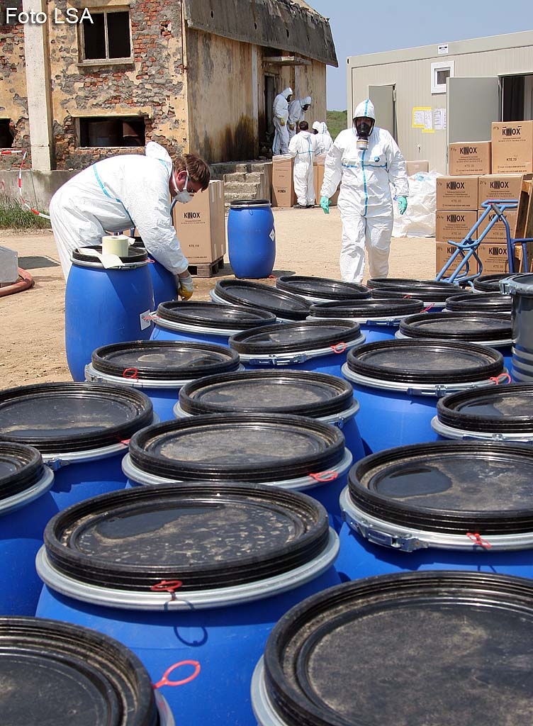 Pesticidet toksike të komunizmit vazhdojnë të helmojnë tokën shqiptare