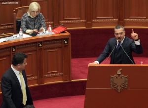 Votim i hapur apo i fshehtë në parlament, neser për Saimir Tahirin?