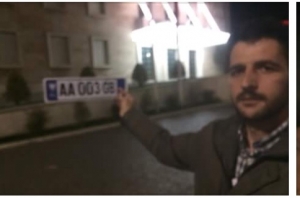 FOTO E DITES/ Nga Zirkon Disha