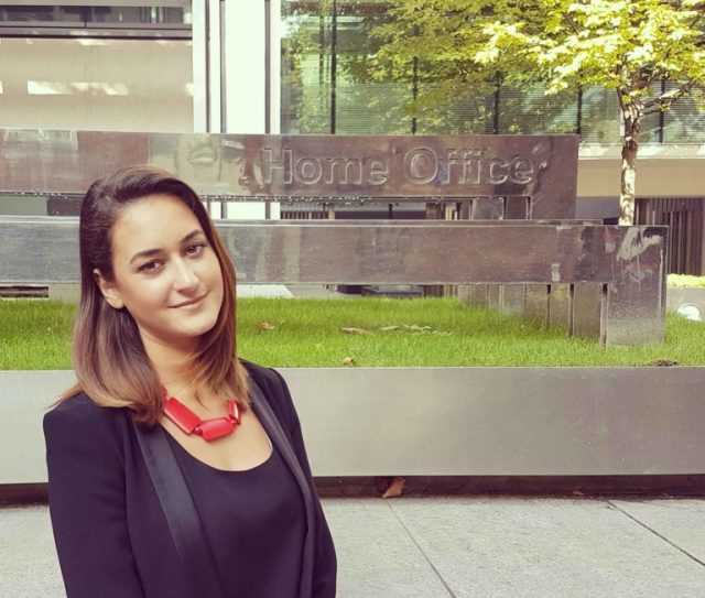 Sindi Selmani: -Të punosh në “Home Office”