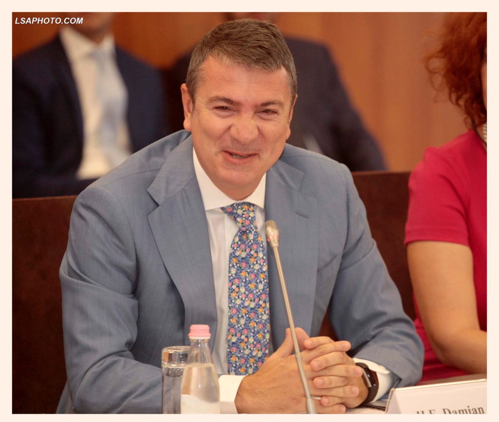 Foto me Habilajt e Vlorës?! Vjen reagimi i Ministrit Gjiknuri