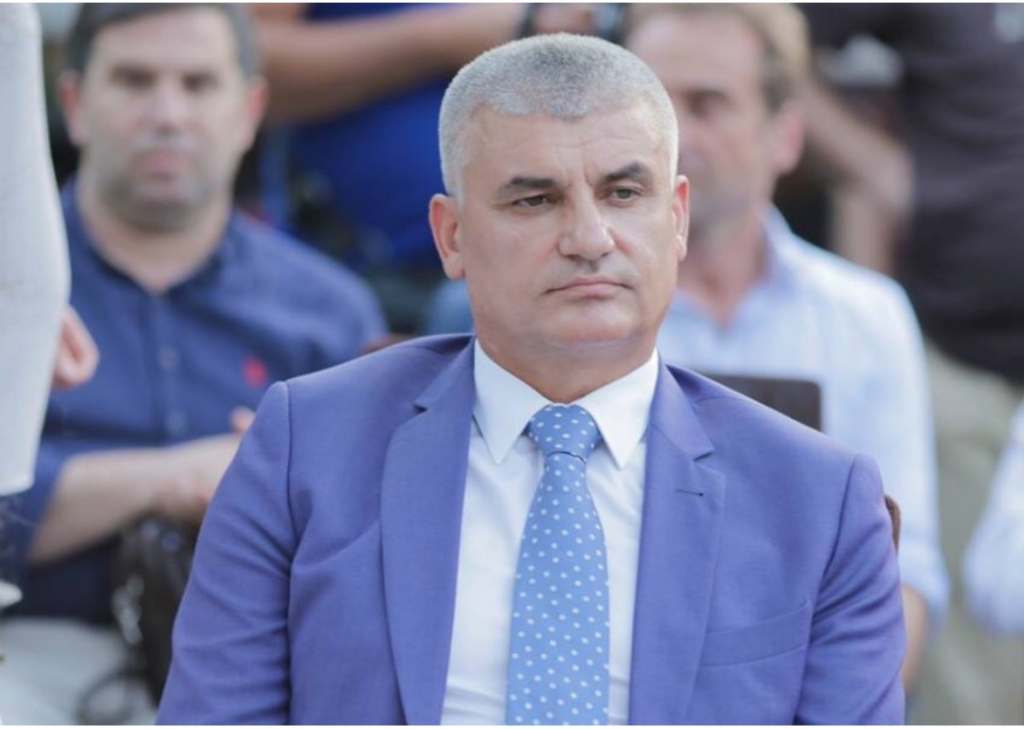 Kërcënohet me armë kryebashkiaku i Belahit