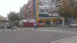 Grabitje me armë në mes te Tiranës