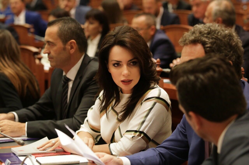 Deputetja e PD- se Grida Duma e di Makiavelin kinez…