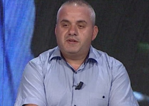 Artan Hoxha:Ja pse ne kete vend Rama, Meta, Berisha, Basha, Veliaj etj, tallin… me shqiptaret dhe nuk u hyn gjemb ne kembe…