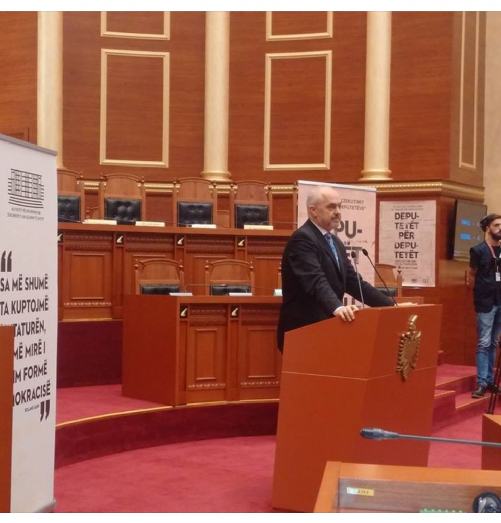 Dosjet e sigurimit, Rama: U përdorën për 25 vjet nga njerëz që nuk patën guxim t’i hapnin
