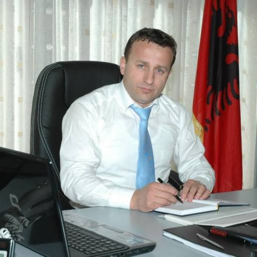 Xhafa:kallëzon prokuroren për falsifikim dokumentesh dhe shpërdorim detyre.