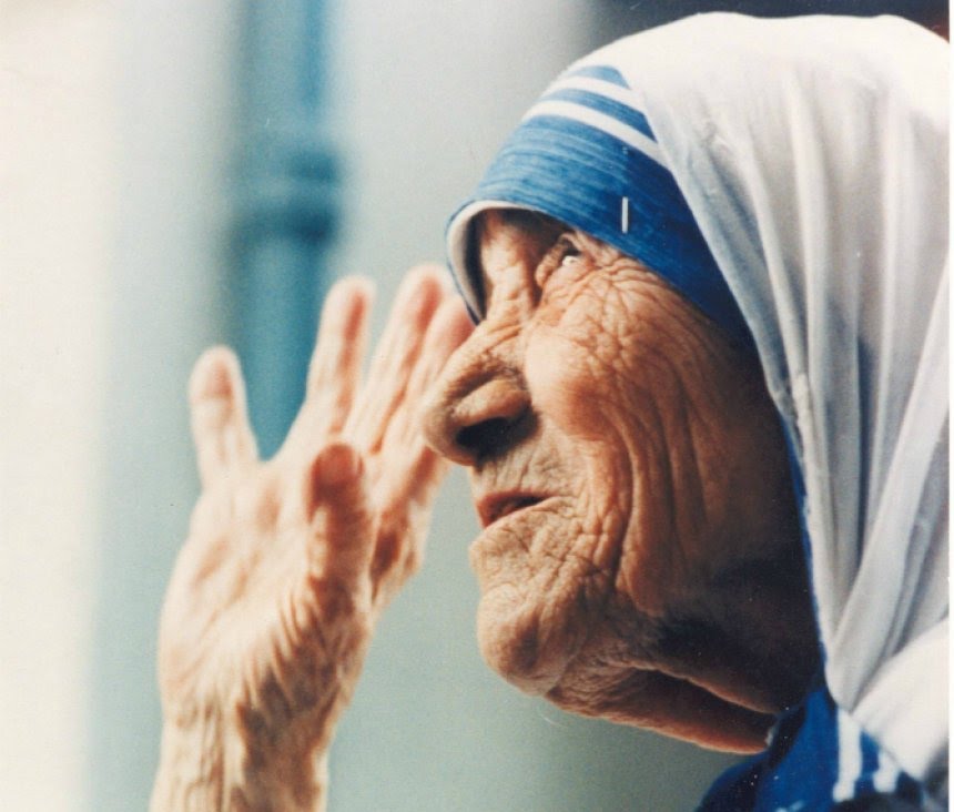 Nënë Tereza/Ne s’mund të bëjmë dot gjëra të mëdha, vetëm gjëra të vogla me dashuri të madhe.