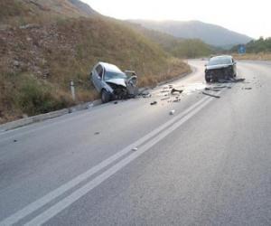 Aksident në autostradën Tiranë-Durrës, makina plagos këmbësorin