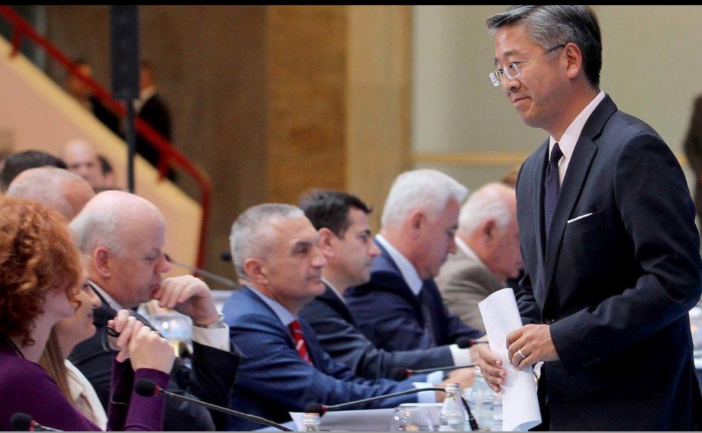 Dy ministra ‘dorëhiqen’ brenda Tetorit?!