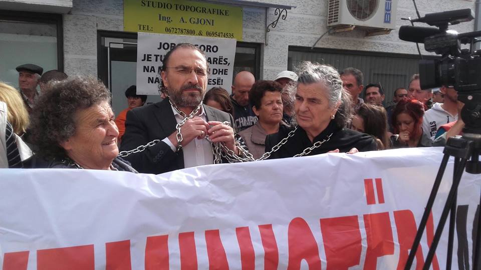 Presidenti grek: Respektoni minoritetin ose … mbeteni larg BE-së