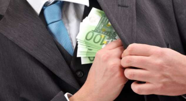 Banka Botërore: Shqipëria në listën e vendeve që nuk kontrollojnë dot korrupsionin