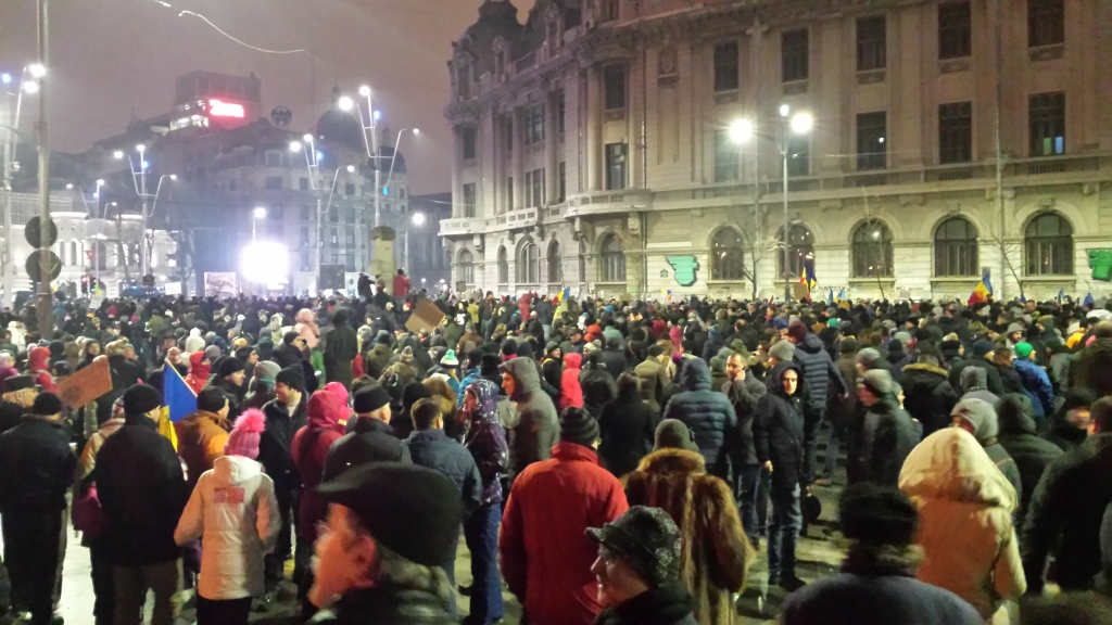 Protesta antiqeveri zbret në shesh 20 mijë rumun