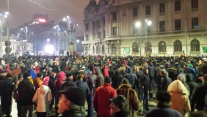 Protesta antiqeveri zbret në shesh 20 mijë rumun