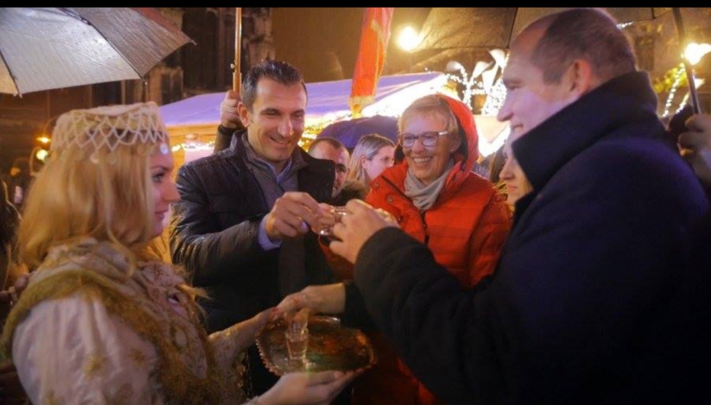 VIDEO/ Fukarallëk dhe rritje taksash/ Shikoni si përfundojnë në tallava taksat tuaja …