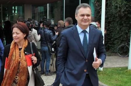 Sherr Blushi- Hafizi. Pension të mbarë hileqare!