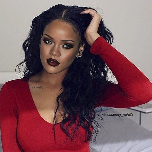Rihanna-n nuk e keni parë ndonjëherë kështu