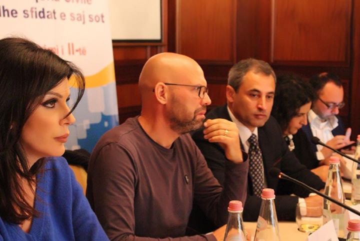 FOTO/Jashtë kazanit…  / Sonila Meco