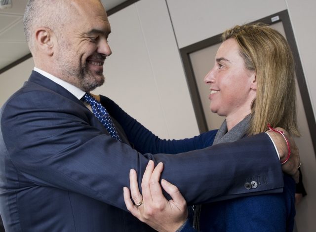 Akuzat dhe përgjimet italiane ndaj Saimir Tahirit ja çfarë thotë Frederica Mogherini