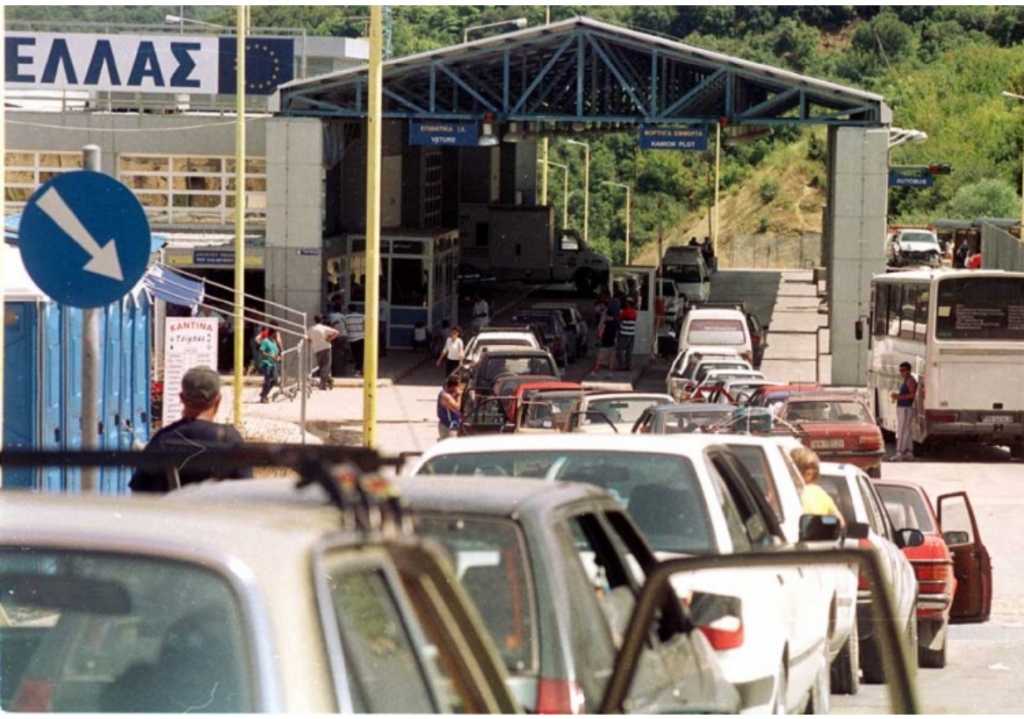 Greqia vazhdon ndalimin e shqiptarëve, lejon vetëm të pajisurit me “letra” greke