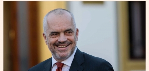 Rama si lugat, nuk e zë gjumi pa sulmuar mediat