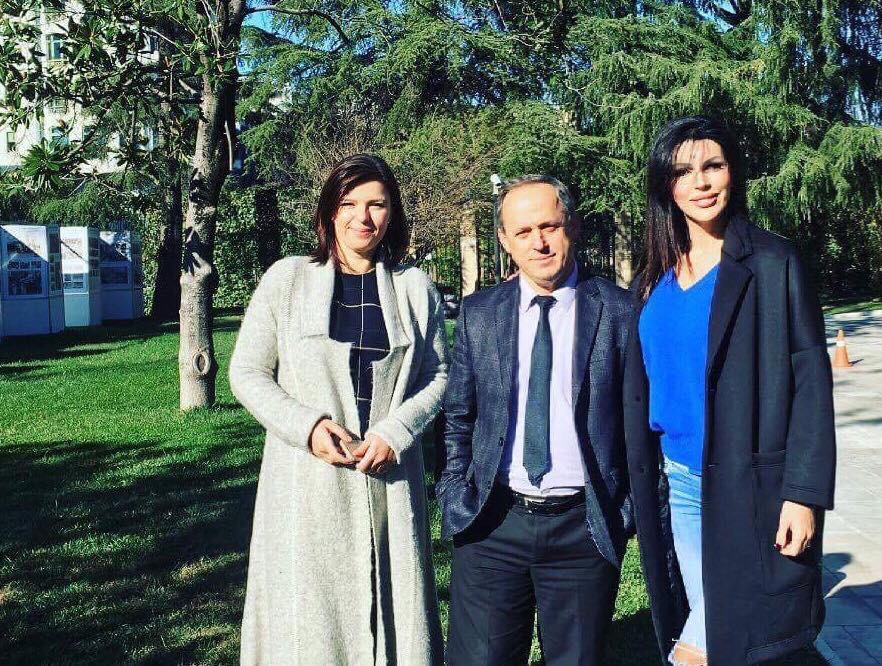 Sonila Meco:Ju lutem pak vëmendje tek jetimët e Shqipërisë.