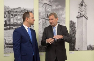 Hanh takohet me Bushatin: Zbatoni reformën në drejtësi