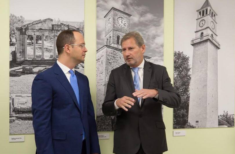 Hanh takohet me Bushatin: Zbatoni reformën në drejtësi