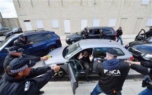 Bandat shqiptare po zaptojnë territore duke rrëmbyer familjarët e kundërshtarëve