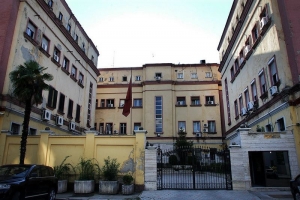 Forcat e Armatosura nisin operacionet për shpëtimin e 10 personave në Valias