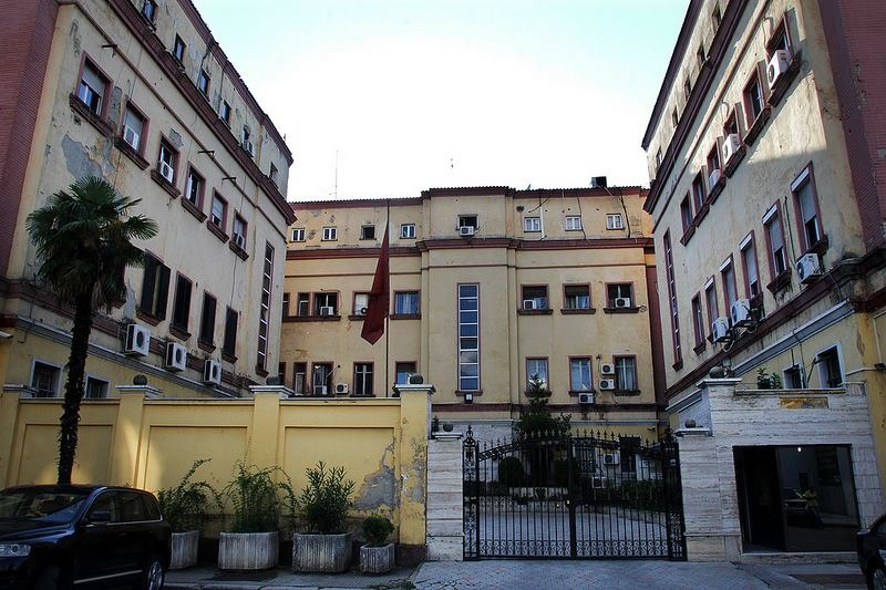 Forcat e Armatosura nisin operacionet për shpëtimin e 10 personave në Valias