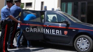 Dy punonjësit shqiptarë të sigurisë, karate me policinë italiane
