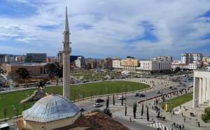 Gazeta italiane: Shko bëj një xhiro në Tiranë, që t’u mburresh miqve!