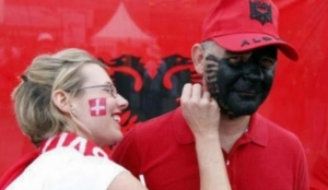 Gazeta zvicerane Blick: Këto gjëra mund të mësojnë zviceranët nga shqiptarët?