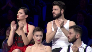 Albi tregon se çfarë ka mes tij dhe Xhensilës