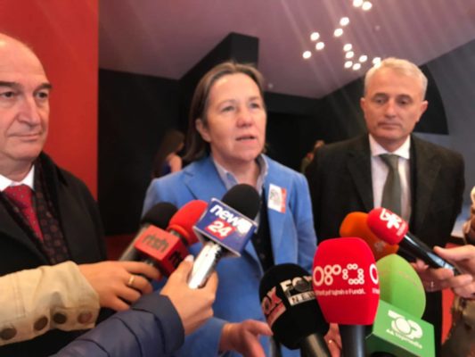 Ambasadorja franceze nga Korça