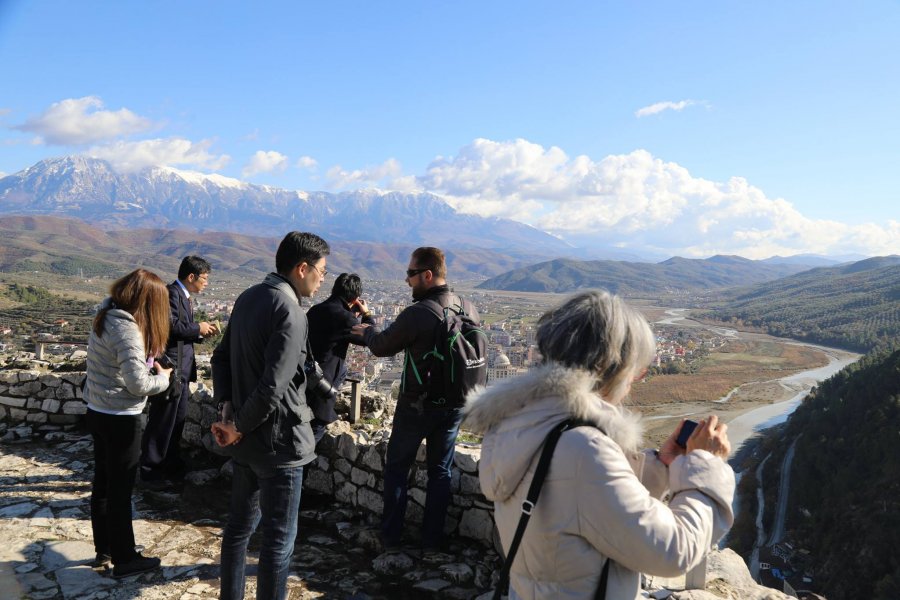 Gazetarët japonezë vizitojnë 4 qytete