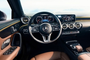Zbulohet interieri fantastik i Mercedes A-Classit të ri