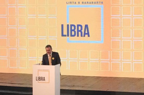 Përplasje fizike tek LIBRA. Ndërhyn policia