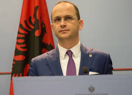Bushati shkoi në Greqi për buzuqet, jo për …