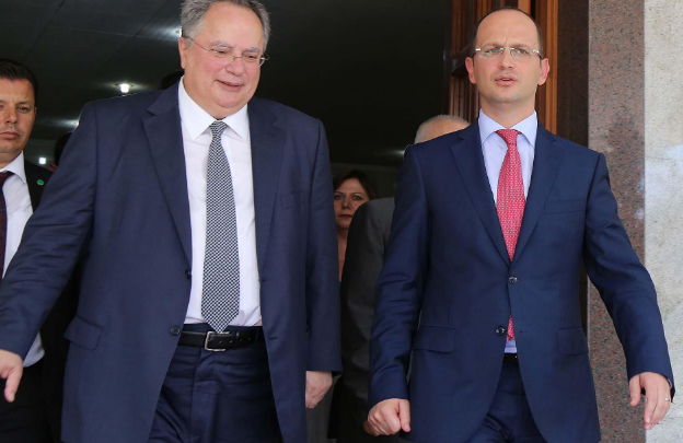 Bushati niset sot drejt Greqisë, temat e nxehta që pritet të diskutohen mes tij dhe Kotzias