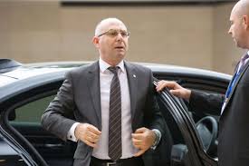 Ish ministri i arrestuar nis grevën e urisë në burg