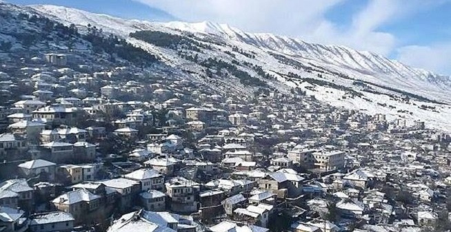 Erdhi dimri/ Ja në cilin rreth të Shqipërisë do të bjerë borë